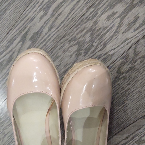 Beautiful shoes by Coach 🌼☘️⭐ - Picture 3 of 12